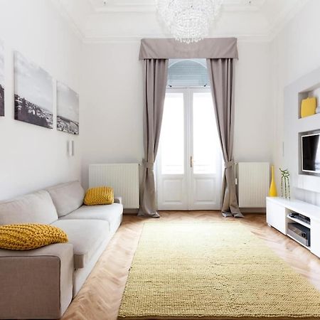 Bpr Sophisticated Astoria Suite With Balcony Budapest Exterior photo