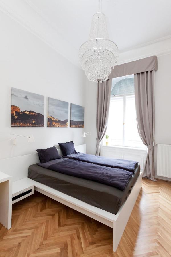 Bpr Sophisticated Astoria Suite With Balcony Budapest Exterior photo